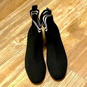 Really nice ankle boots size 6 or 6 1/2